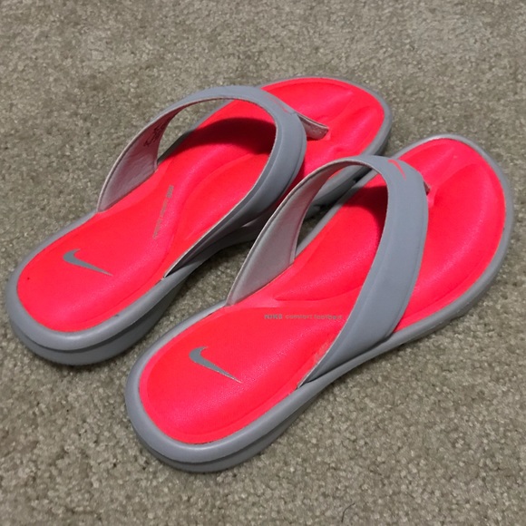 nike air cushion sandals